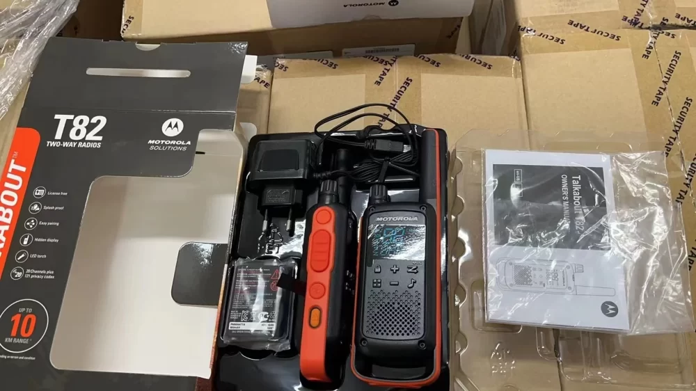 TALKABOUT T82 EXTREME WALKIE-TALKIES outdoor flashlight two-way radio walkie-talkie for Motorola gmrs radio - Image 4
