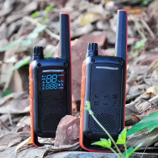 Motorola TALKABOUT T82 (2pcs/pair) EXTREME WALKIE-TALKIES outdoor flashlight two-way radio walkie-talkie for Motorola gmrs radio - Image 5